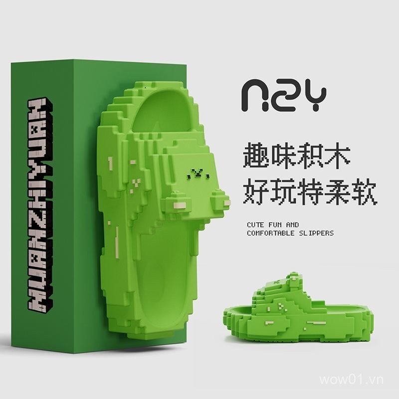 Bán Chạy Cạnh Ấm Áp Khối Xây Dựng Pixel Gấu Dép Nữ Mùa Hè Phong Cách Mới Đế Dày Shit Bước EVA Chống Trơn Trượt Hoạt Hình Dép Nam