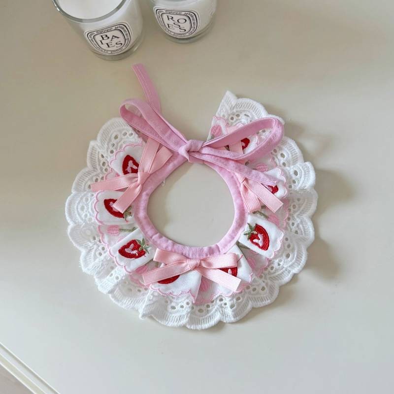 【Ready Stock】 Cute Strawberry Cherry Cat Scarf Lace Scarf Cat Saliva Towel Vintage Pastoral Style Dog Bib Decoration qVC9