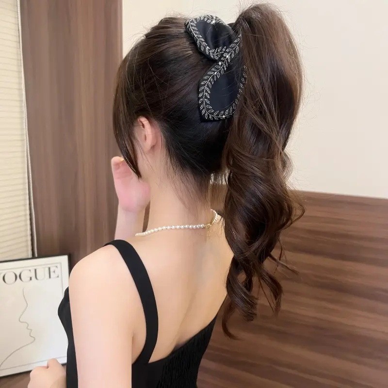 Kẹp tóc cá mập tam giác lấy tai lúa mì, thiết kế thanh lịch đa năng
