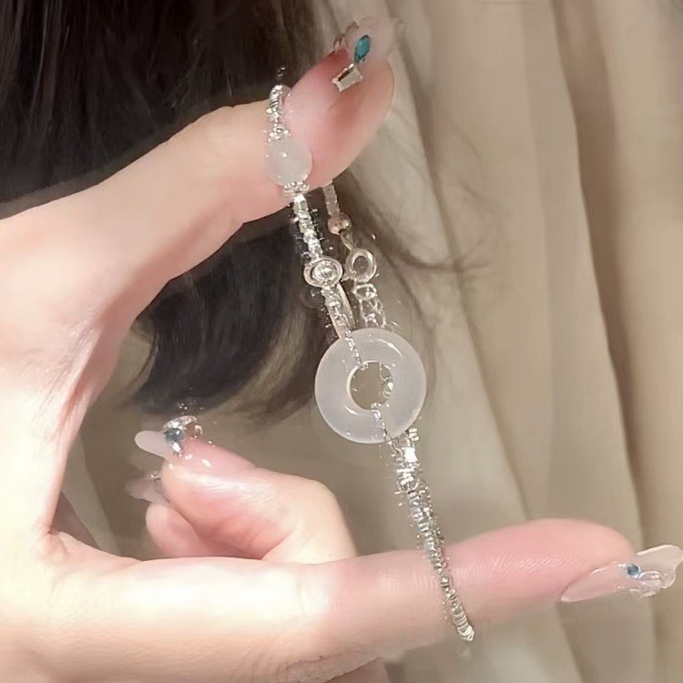 Vòng tay khóa an toàn bằng bạc với cườm trắng và xanh lá cây - Quà tặng đẹp từ Trung Quốc