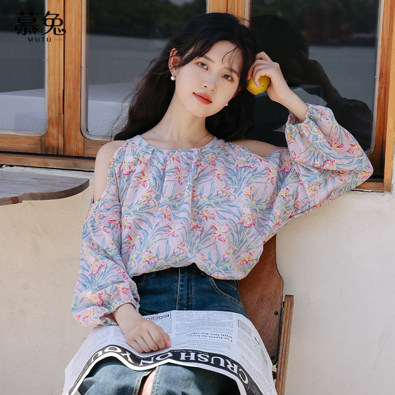 Mutu Pháp Off-the-Shoulderneck Dài Tay Top Nữ Mùa Xuân 2026 Thiết Kế Phong Cách Mới Niche Slimer Nhìn Hoa Voan Áo Sơ Mi Rời Phù Hợp Với