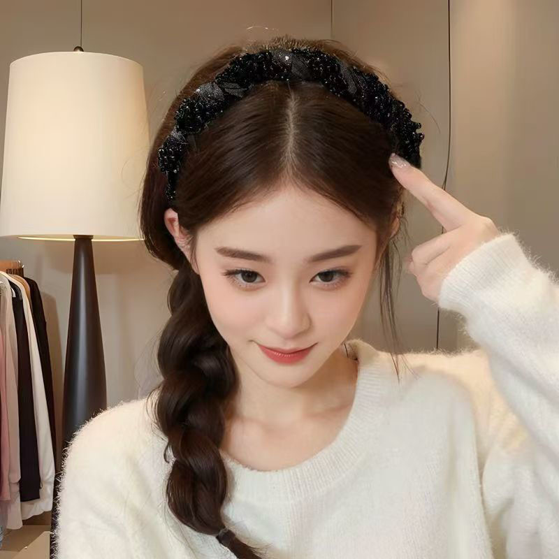 Băng đô đầu lâu với họa tiết kim cương giả, thiết kế gợn sóng chống trượt, phù hợp làm đẹp cho tóc.
