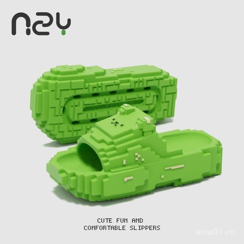Bán Chạy Cạnh Ấm Áp Khối Xây Dựng Pixel Gấu Dép Nữ Mùa Hè Phong Cách Mới Đế Dày Shit Bước EVA Chống Trơn Trượt Hoạt Hình Dép Nam