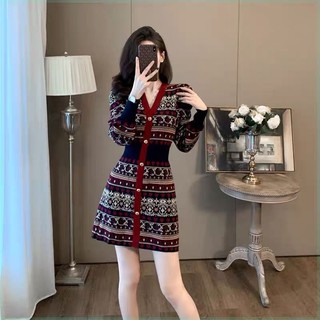 Cao Cấp Cổ Chữ V Dệt Kim Dài Tay Đầm Nữ Mùa Thu 2024 Phong Cách Mới In Hình Thời Trang Slim-Fit Đế Váy