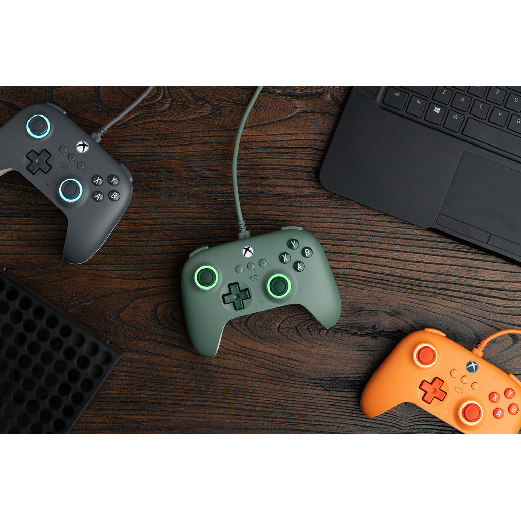 Bộ điều khiển trò chơi có dây 8BitDo Ultimate C cho Xbox Series X / S Xbox One với cần điều khiển hiệu ứng phòng chiếu sáng RGB cho Windows 10 / 11