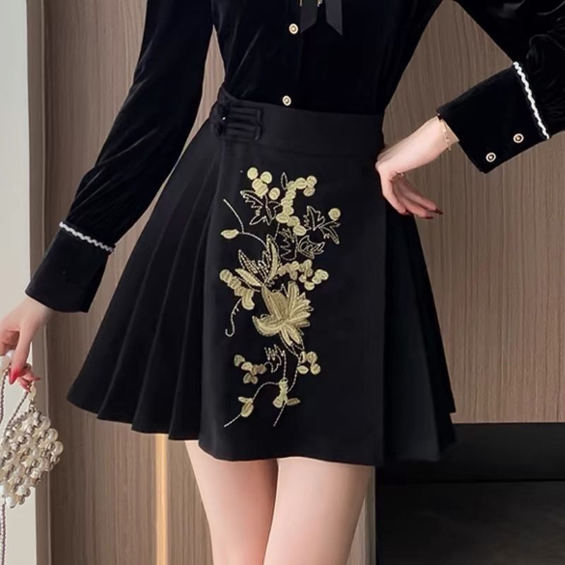 Váy Phong Cách Quốc Gia Nữ Phù Hợp Với Mùa Xuân Hè Ngắn Sửa Đổi Mặt Ngựa Váy Thêu Xếp Ly Đầm Đen