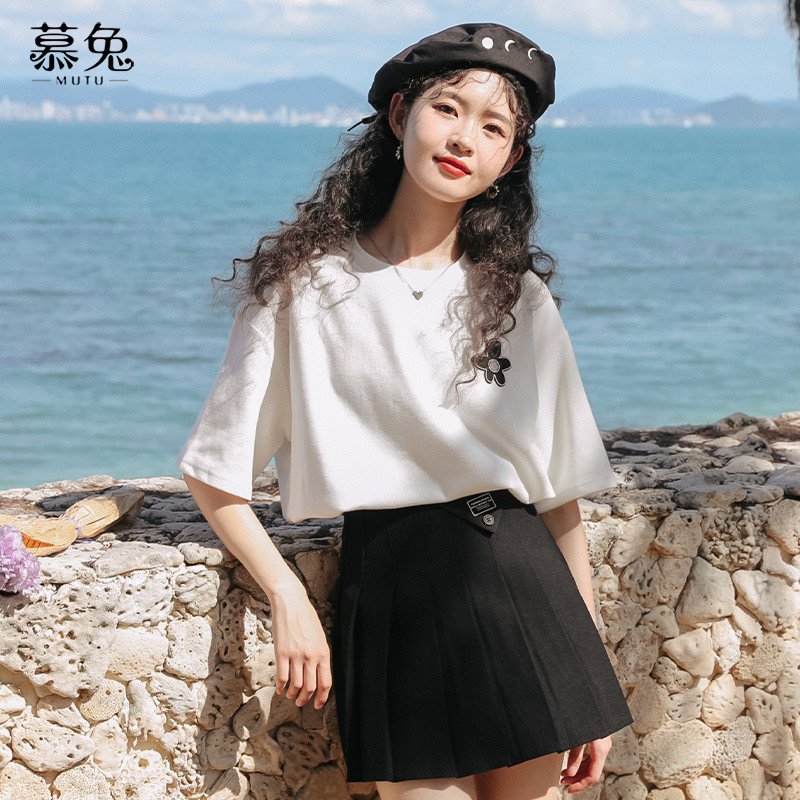 Mutu Hoa Nguyên Chất Cotton Trắng Ngắn Tay Áo Thun Nữ Mùa Hè 2026 Phong Cách Mới Thiết Kế Niche Phổ Biến Top Áo Thun Hợp Thời Trang