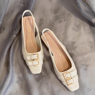 Giày sandal dây đeo phẳng mũi vuông có khóa đôi mũi thấp