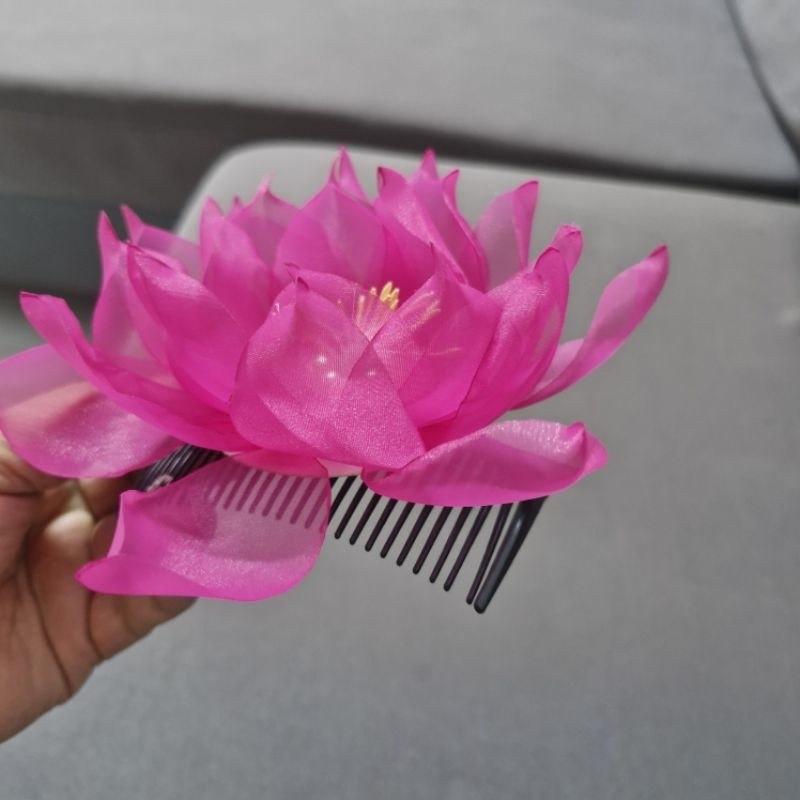 Cài tóc hoa sen vải organza siêu mịn siêu bóng đẹp, dùng để cài tóc biểu diễn văn nghệ