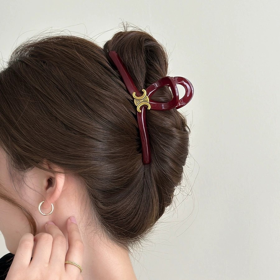 Kẹp tóc nữ màu đỏ cá mập mới