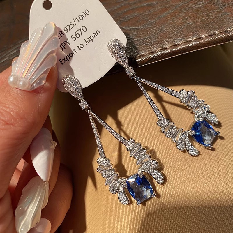 Phong Cách Mới Hoa Thời Trang Zircon Bông Tai s925 Bạc Kim Nơ Tính Khí Ánh Sáng Bông Tai Sang Trọng