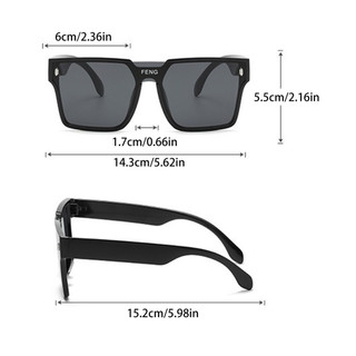 Kính mát unisex khung vuông lớn với tấm che nắng, phù hợp cho các hoạt động ngoài trời như đi biển và du lịch.
