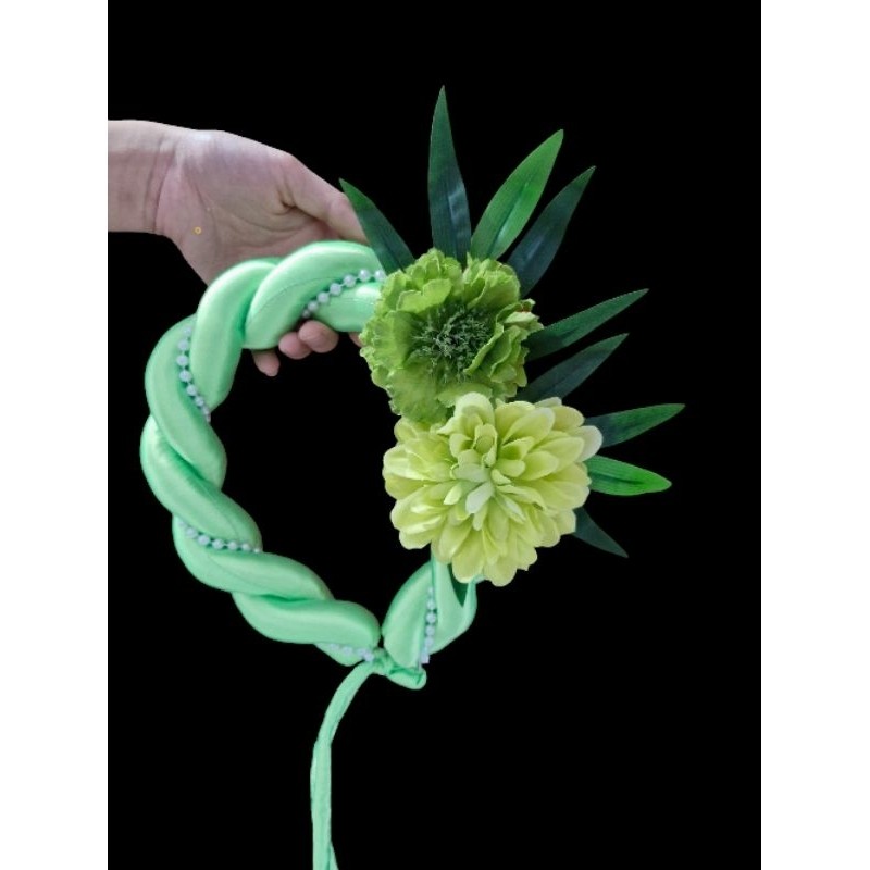 Vấn xinh dùng để biểu diễn văn nghệ được thiết kế phù hợp cho các loại váy cổ trang hiện đại đươc đính hoa rất xinh