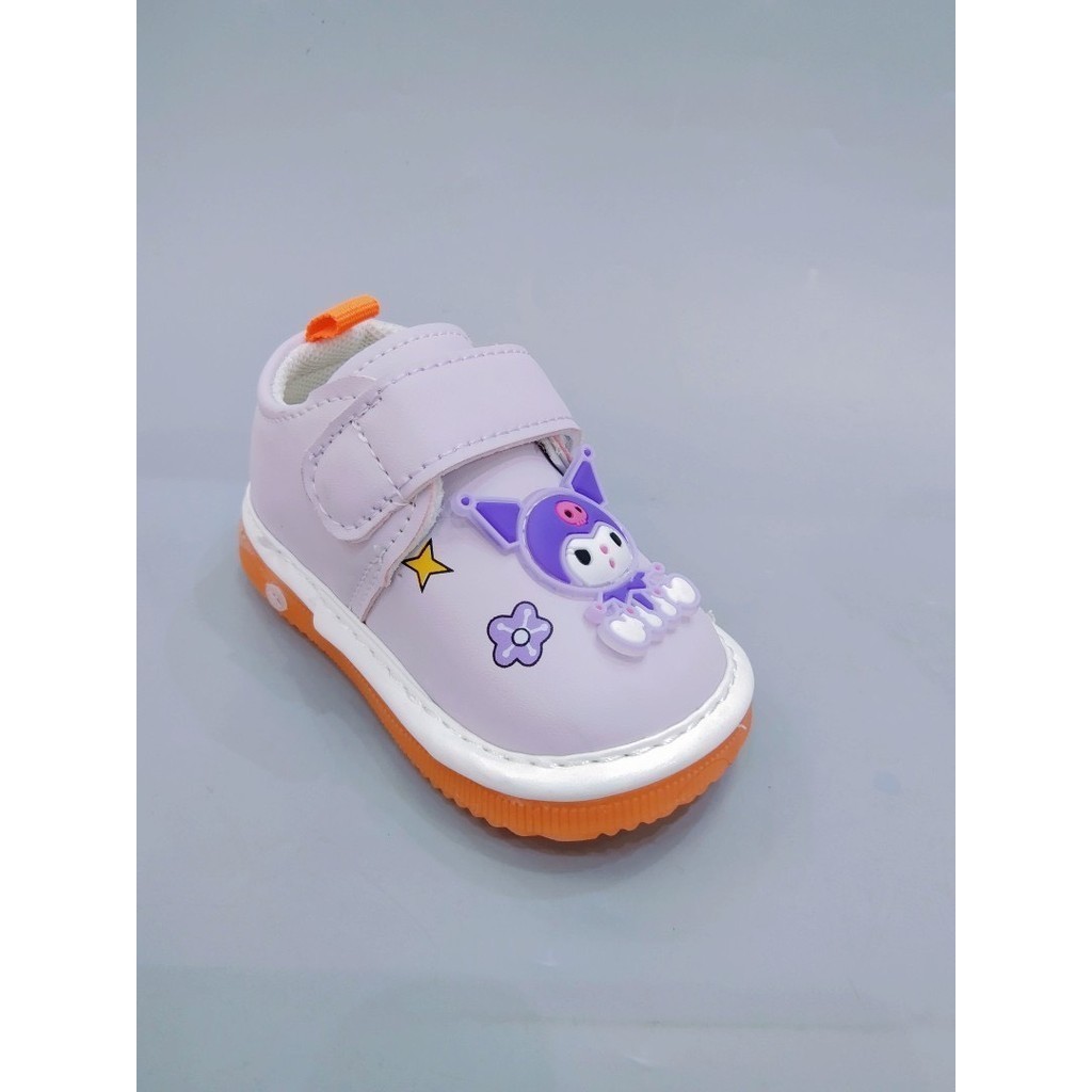 giày cho bé gái tập đi bảo vệ chân nhẹ êm KURUMI có còi bíp bíp cho bé từ 6m QCCC có hộp 102 ( ảnh thât )