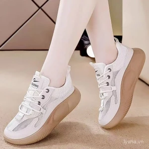 Giải phóng mặt bằng Kích thước bị hỏng Giày trắng Phong cách mới Xuân Thu Đế dày Tăng chiều cao Giày đế dày Thoải mái Chống trượt Chống mài mòn Giày đế mềm nhẹ