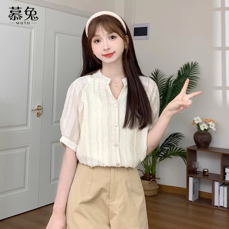 Mutu Áo sơ mi nữ phong cách cung điện thanh lịch màu trơn cổ chữ V thiết kế phương tây mới mùa hè 2026