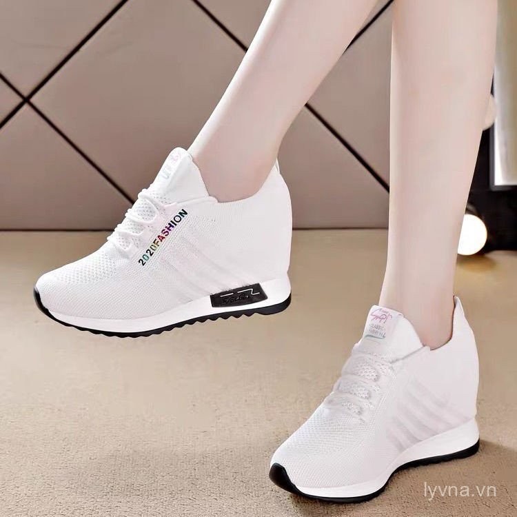Bên Trong Tăng Chiều Cao Giày Trắng Nữ Phong Cách Mới Xuân Thu Tất Cả Trận Đấu Mỏng Hơn Nhìn Lưới Thoáng Khí Đen Thể Thao Giày Nữ 0718