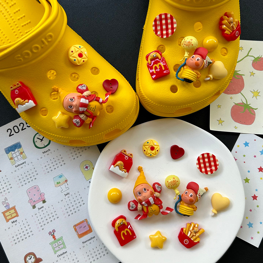 POP MART Phụ kiện lỗ giày jibbitz hình Starman, khóa tháo rời, phù hợp cá sấu, dùng cho nhiều loại giày