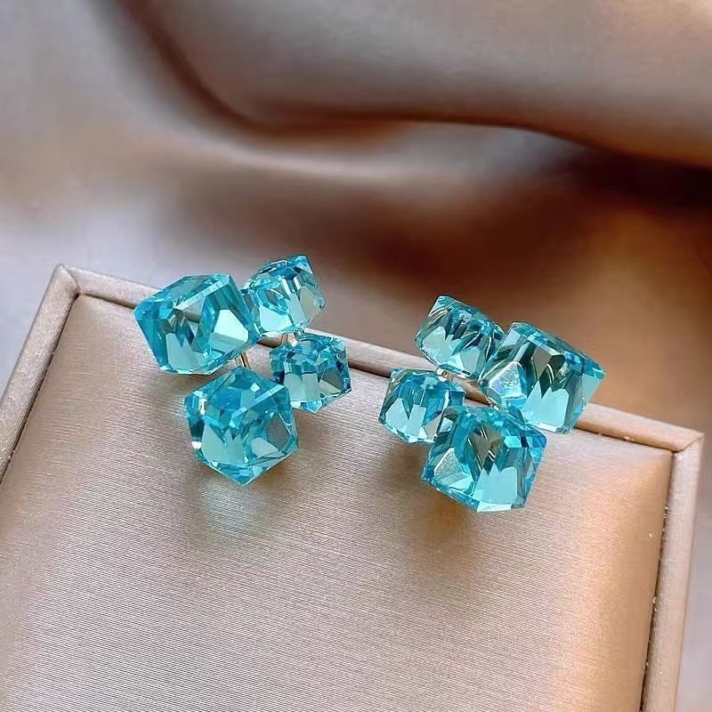 Bông tai vuông Aquamarine tự nhiên