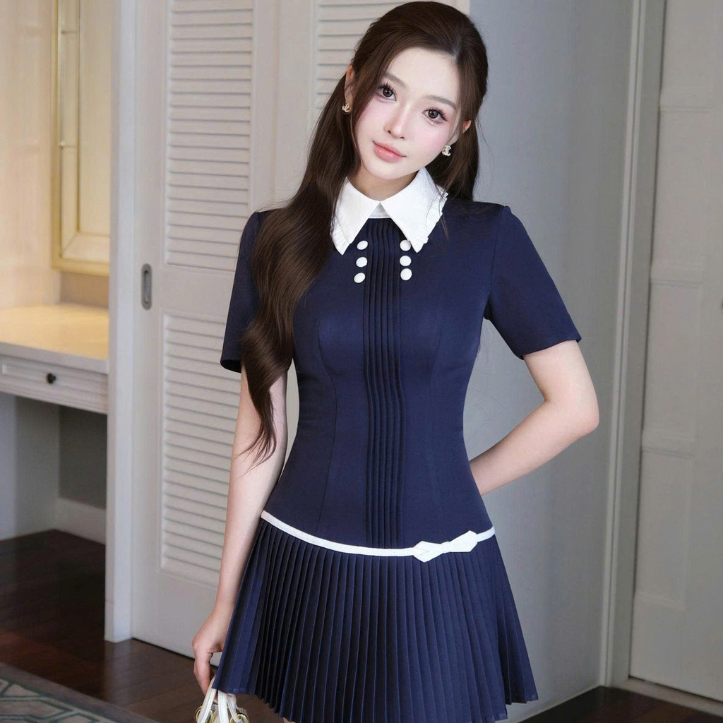 Đầm ngắn Khiết Style dáng xòe xếp ly xanh navy phối nút bọc vải trắng phong cách thanh lịch KD173
