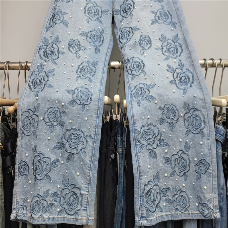Quần denim nữ đính hạt thêu cao cấp, slim fit, xu hướng mới nhất 2025