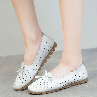 Giày nữ đế mềm slip on lười trắng, phù hợp mẹ, sinh viên, y tá