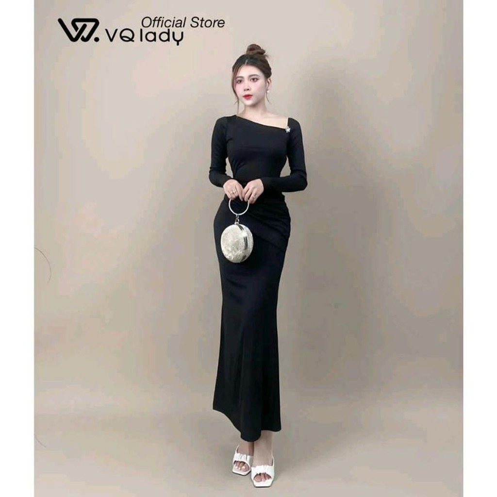 Đầm body dài ôm sát cùng chất liệu ladong đen, tôn dáng và mang đến vẻ đẹp sang trọng cho phái nữ
