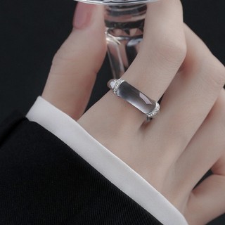 Nhẫn đá mắt mèo hình yên ngựa thời trang và độc đáo