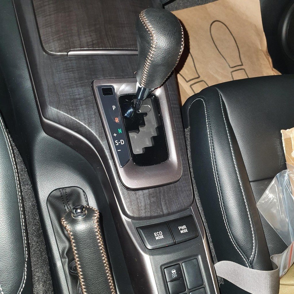Bọc Da Cần Số, Tay Phanh Xe Toyota Fortuner, innova, hilux Bản AT 2017- 2023  khâu thủ công