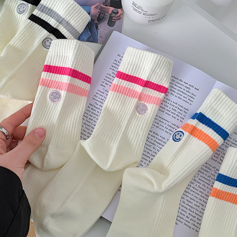 [[Thêu]] Tất Nữ Hai Thanh Sọc Phong Cách Mới Lược Hoạt Hình Mặt Cười Thể Thao Phong Cách Preppy Giữa Ống Tất