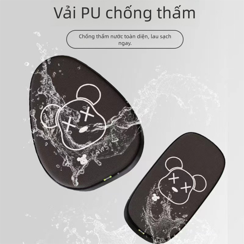 Bọc đệm xe máy điện（Hình ảnh gấu）- Sử dụng vật liệu PU mới Bảo vệ ghế của bạn rất tốt Vỏ yên xe đạp điện