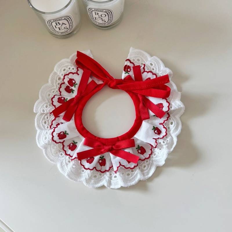【Ready Stock】 Cute Strawberry Cherry Cat Scarf Lace Scarf Cat Saliva Towel Vintage Pastoral Style Dog Bib Decoration qVC9