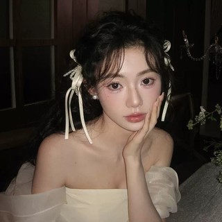 1 cặp kẹp tóc nơ hạt nhỏ, vẻ ngoài ngọt ngào và tinh tế, phù hợp làm phụ kiện đám cưới