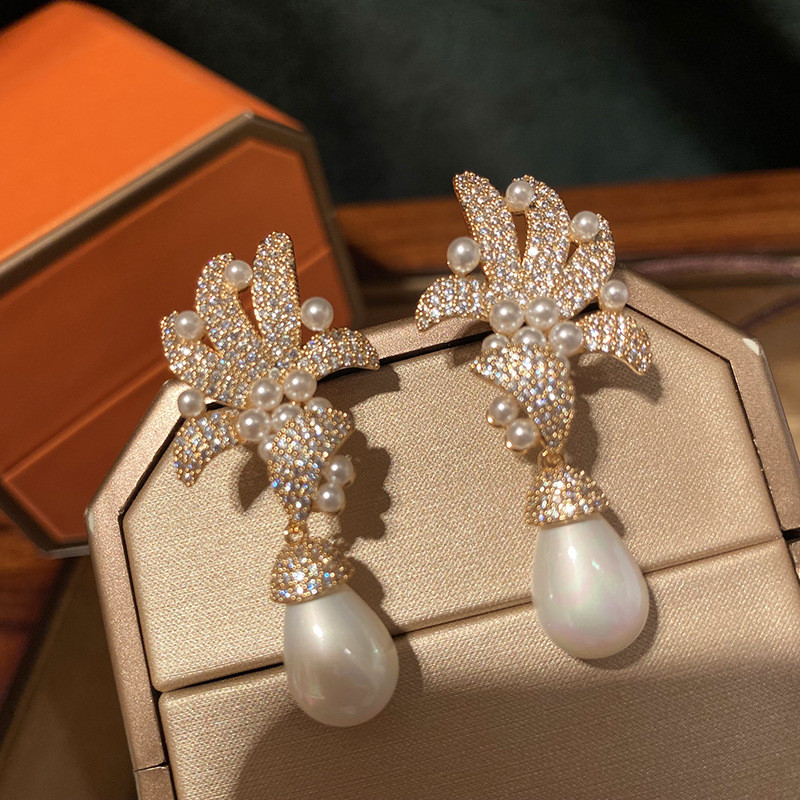 Bông tai tinh tế hình tua rua ngọc trai sang trọng Zircon mới