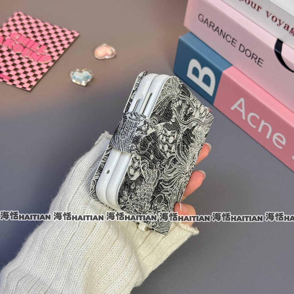 Thích Hợp Cho Samsung Galaxy ZFlip7 5G Sang Trọng Retro Hoa Sáng Tạo Flipcover Vỏ Điện Thoại Dây Gấp Vỏ Cho zflip6 zflip5 zflip4 zflip3 Mixflip N3flip Vỏ Bảo Vệ