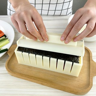 Khuôn nhựa làm cơm cuộn sushi kimbap hình tròn, hình vuông, trái tim ALINE