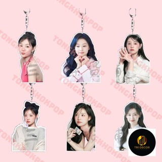 Móc khoá in hình Kim Ji Won Queen of Tears acrylic phụ kiện treo chìa khoá móc quà tặng