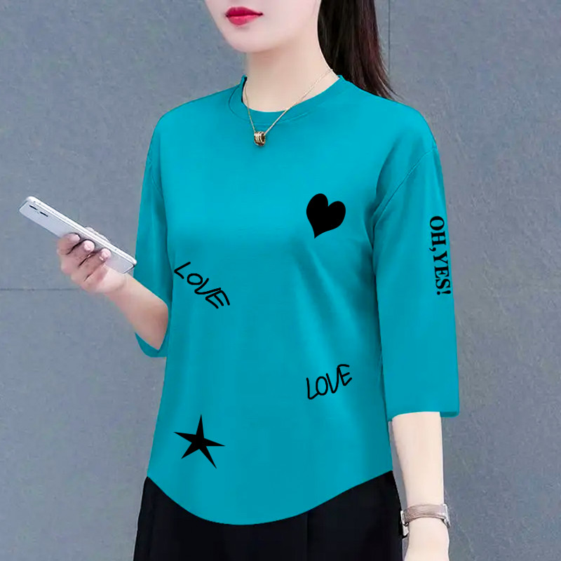 Áo thun dáng rộng xu hướng Xuân Hè 2025, style Hàn Quốc