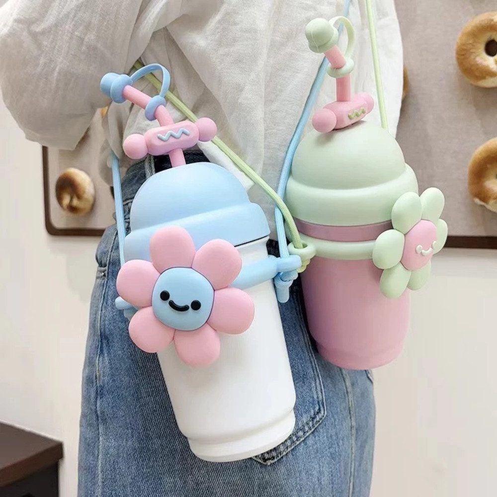 Bình Nước Giữ Nhiệt 700ML Bông Hoa Cúc Chất Liệu Inox 316 Cao Cấp Có Ống Hút + Quai Đeo + Sticker DINOHOME