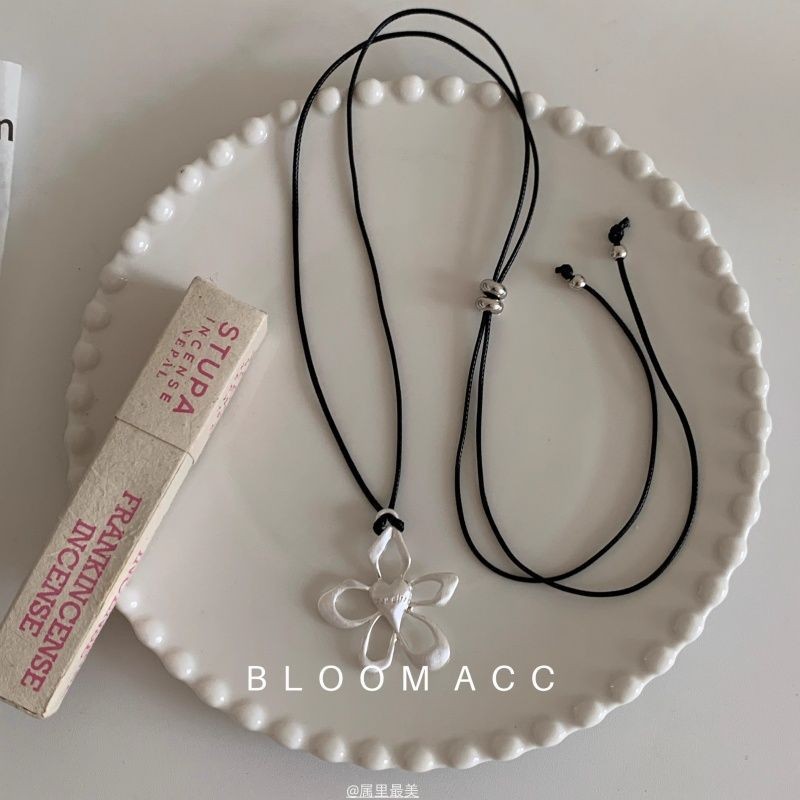 Hàn Quốc ins Blogger Hoa Rỗng Dây Đen Kéo Vòng Cổ Có Thể Điều Chỉnh, Đơn Giản Đa Năng Đơn Giản Tính Khí Dây Xích Dài
