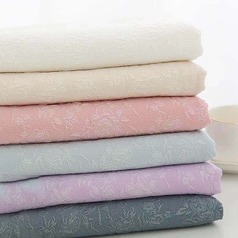 Dập nổi hoa hồng nhỏ trên vải jacquard 50x150cm, phù hợp may váy nữ handmade