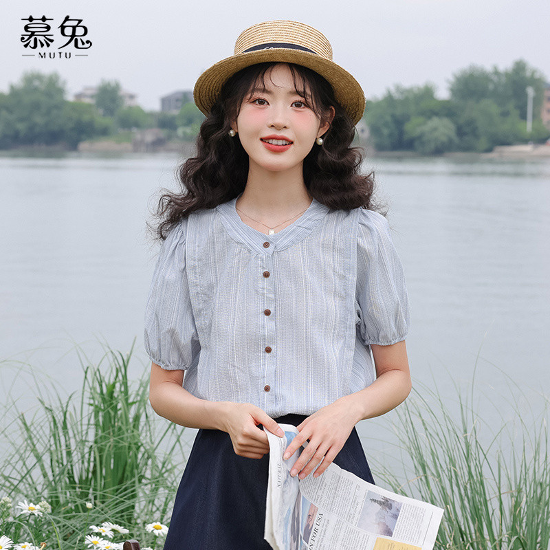 Mutu Pháp Áo Sơ Mi Ngắn Tay Sọc Xanh Nữ 2026 Phong Cách Mới Thiết Kế Mùa Hè Niche Tính Khí Rời Top