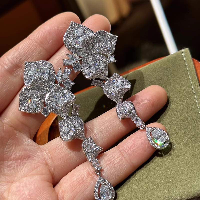 Bông tai hình cánh hoa Zircon sang trọng Bông tai thời trang cô dâu kim cương