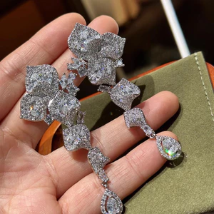Bông tai hình cánh hoa Zircon sang trọng Bông tai thời trang cô dâu kim cương