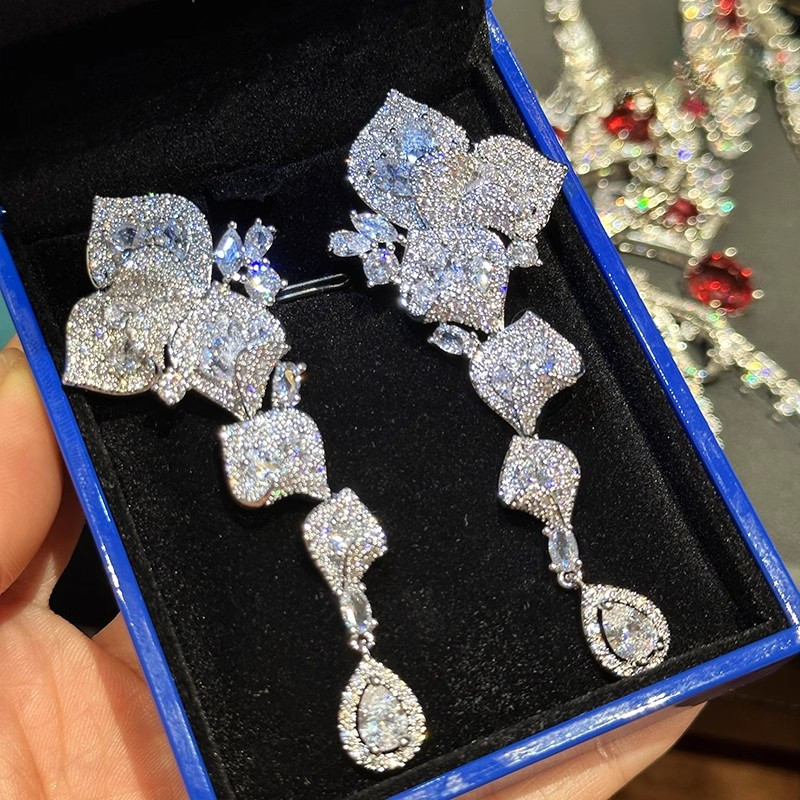 Bông tai hình cánh hoa Zircon sang trọng Bông tai thời trang cô dâu kim cương