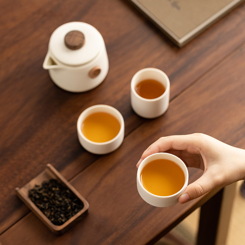 ✨Bộ Trà Du Lịch Retro Gốm Di Động Cốc Nhanh Một Nồi Hai Cốc Ấm Trà Gia Đình