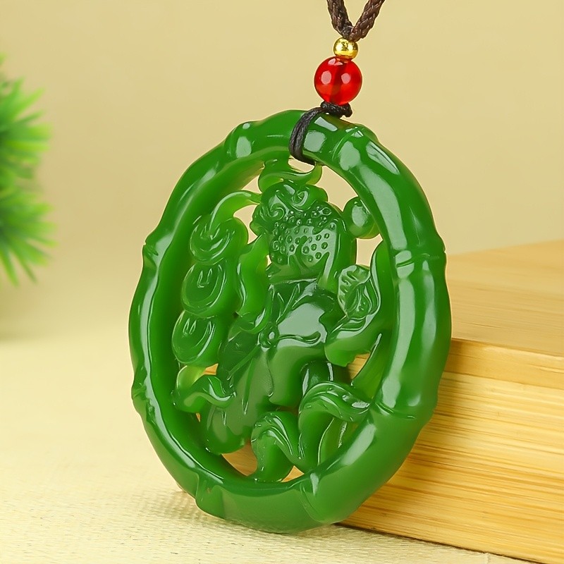 Đá tự nhiên xanh băng trong suốt hai mặt khắc họa tiết Cicada - Dây chuyền thời trang phù hợp mọi dịp
