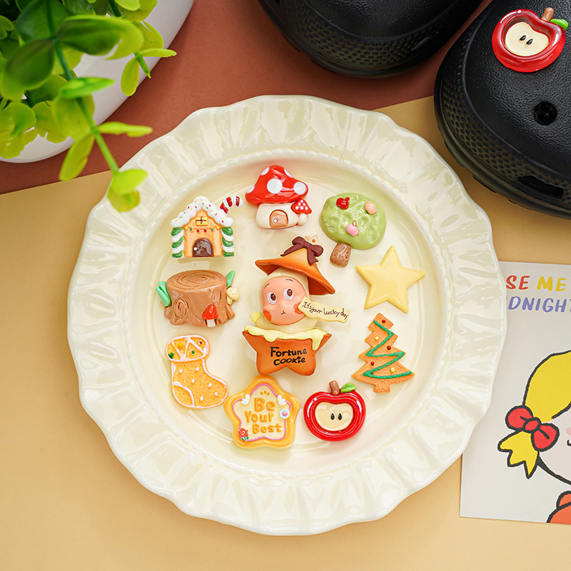 Thích hợp cho Crocs Bubble Mart Giày Lỗ Hoa Phụ Kiện Giày Bánh Quy Dễ Thương Giày Ngôi Sao Người Giày Hoa Cao Cấp Lỗ Hoa Khóa Giày Busch Khóa Giày Zhibixing Khóa Giày Có Thể Tháo Rời Khóa Giày ins Giày Hoa