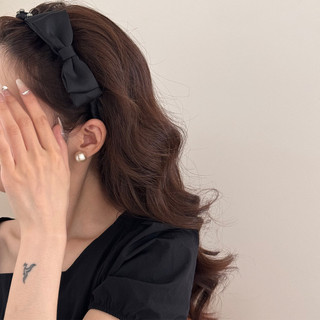 Nữ Kim Cương Giả Sóng Băng Đô Nơ Tóc Vòng