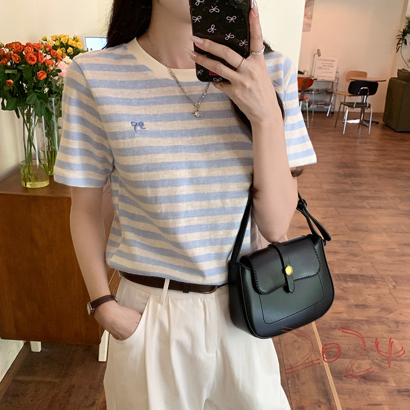 SUXI Áo thun Cotton thêu nơ sọc cổ điển Áo thun nữ mới 240727
